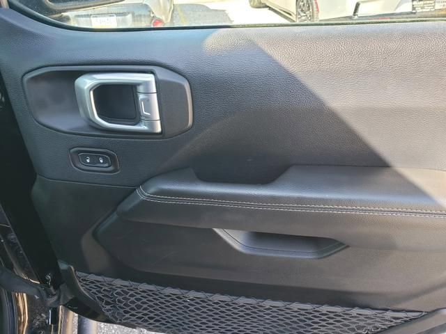 Used 2019 Jeep Wrangler Unlimited Sahara w/ Cold Weather Group image 19