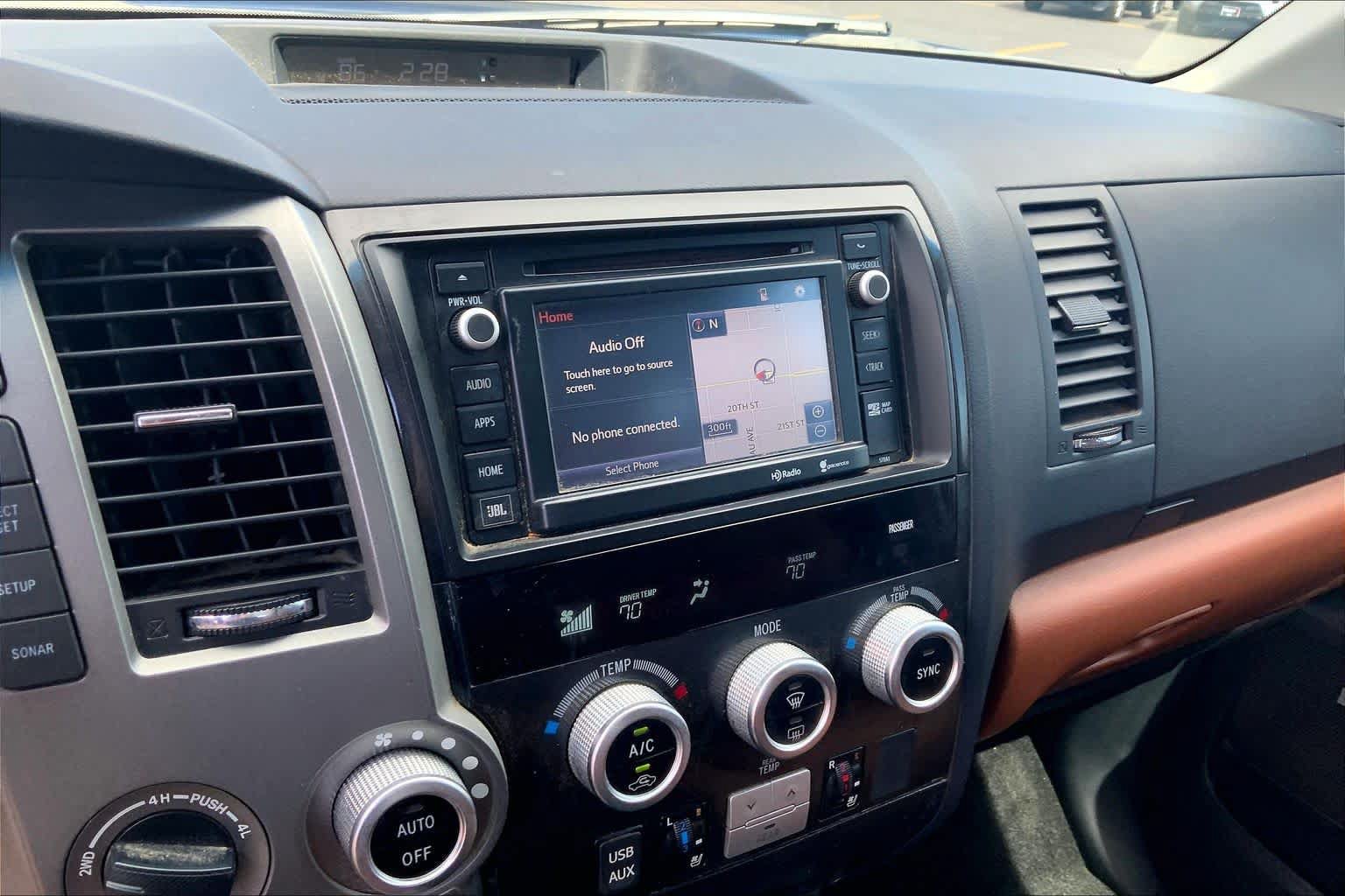Used 2014 Toyota Sequoia Platinum AWD/4WD image 34