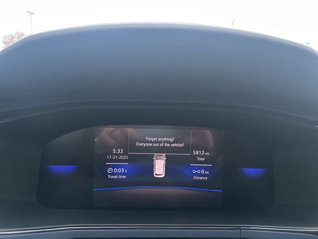 Used 2024 Volkswagen Taos SE image 32