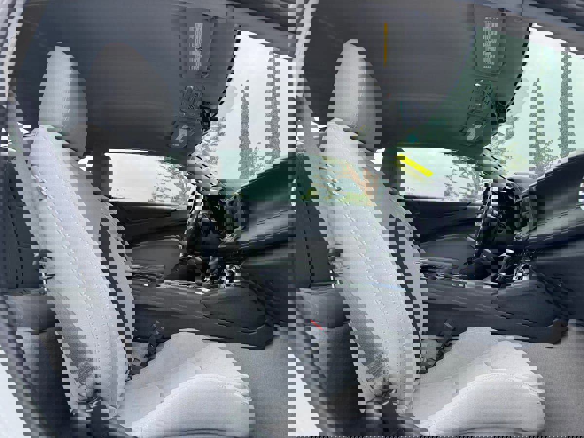 Used 2023 Chevrolet Camaro LT image 18