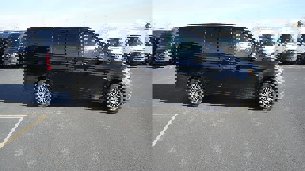 Used 2023 Mercedes-Benz Metris Passenger image 5