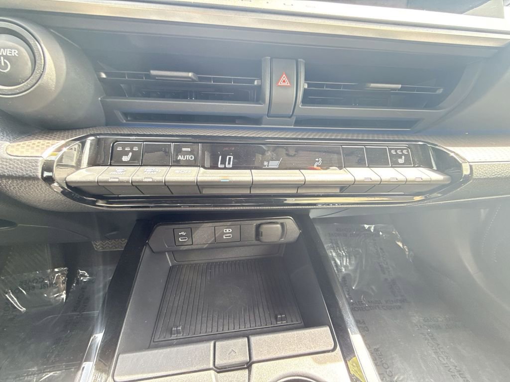 Used 2025 Toyota Prius XLE FWD image 16