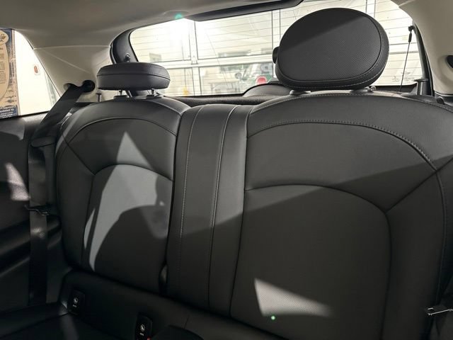 Used 2022 MINI Cooper 2-Door Hardtop FWD image 15