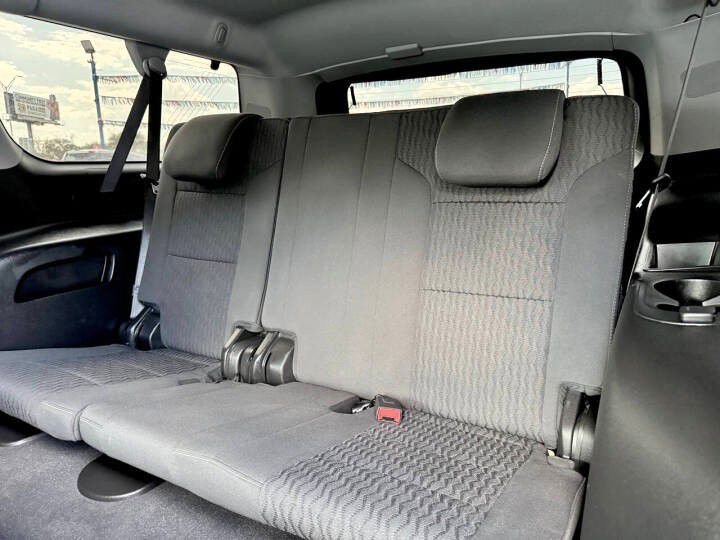 Used 2019 Chevrolet Suburban LS image 13