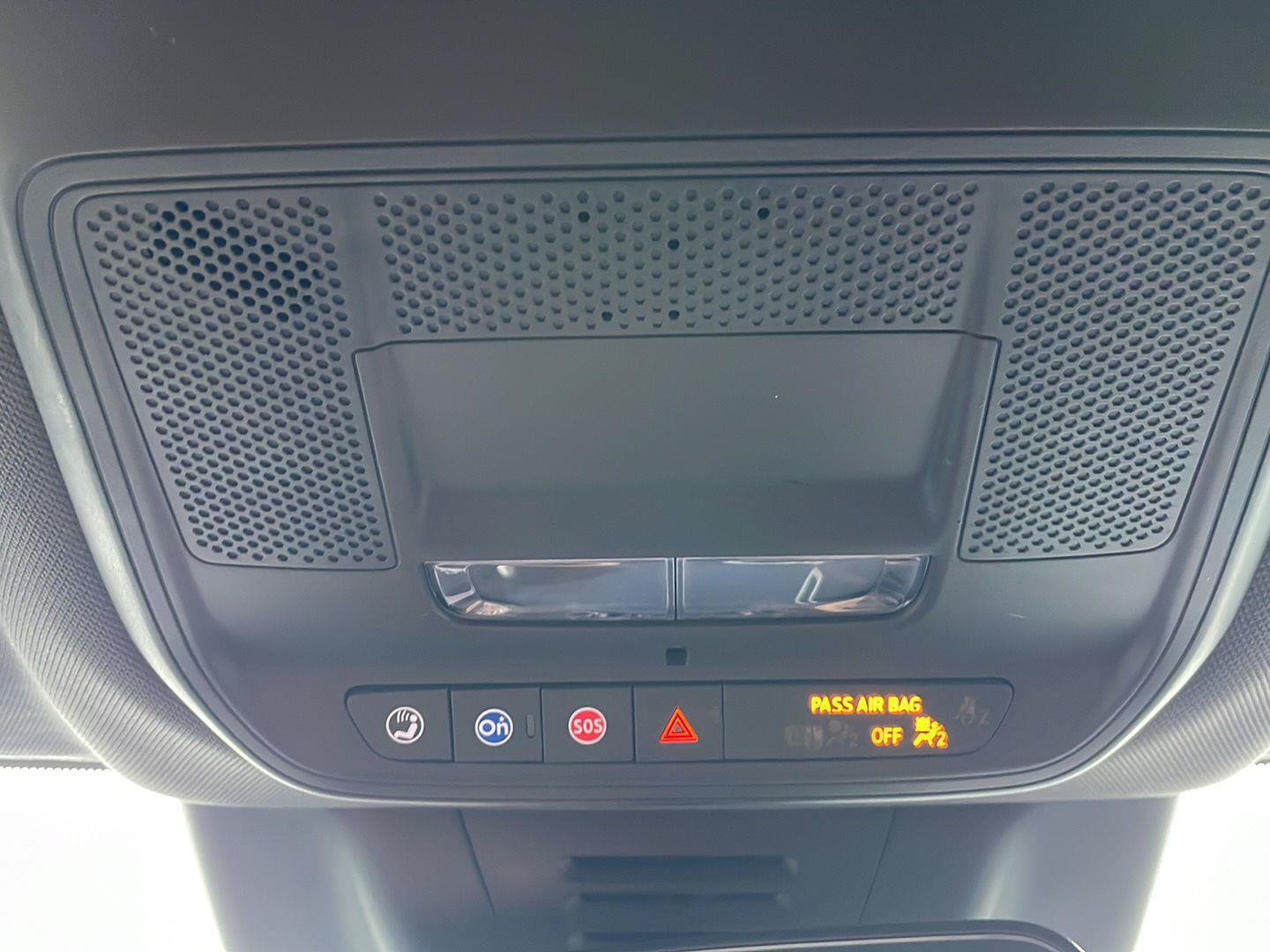 Used 2024 Chevrolet Equinox EV RS FWD image 25