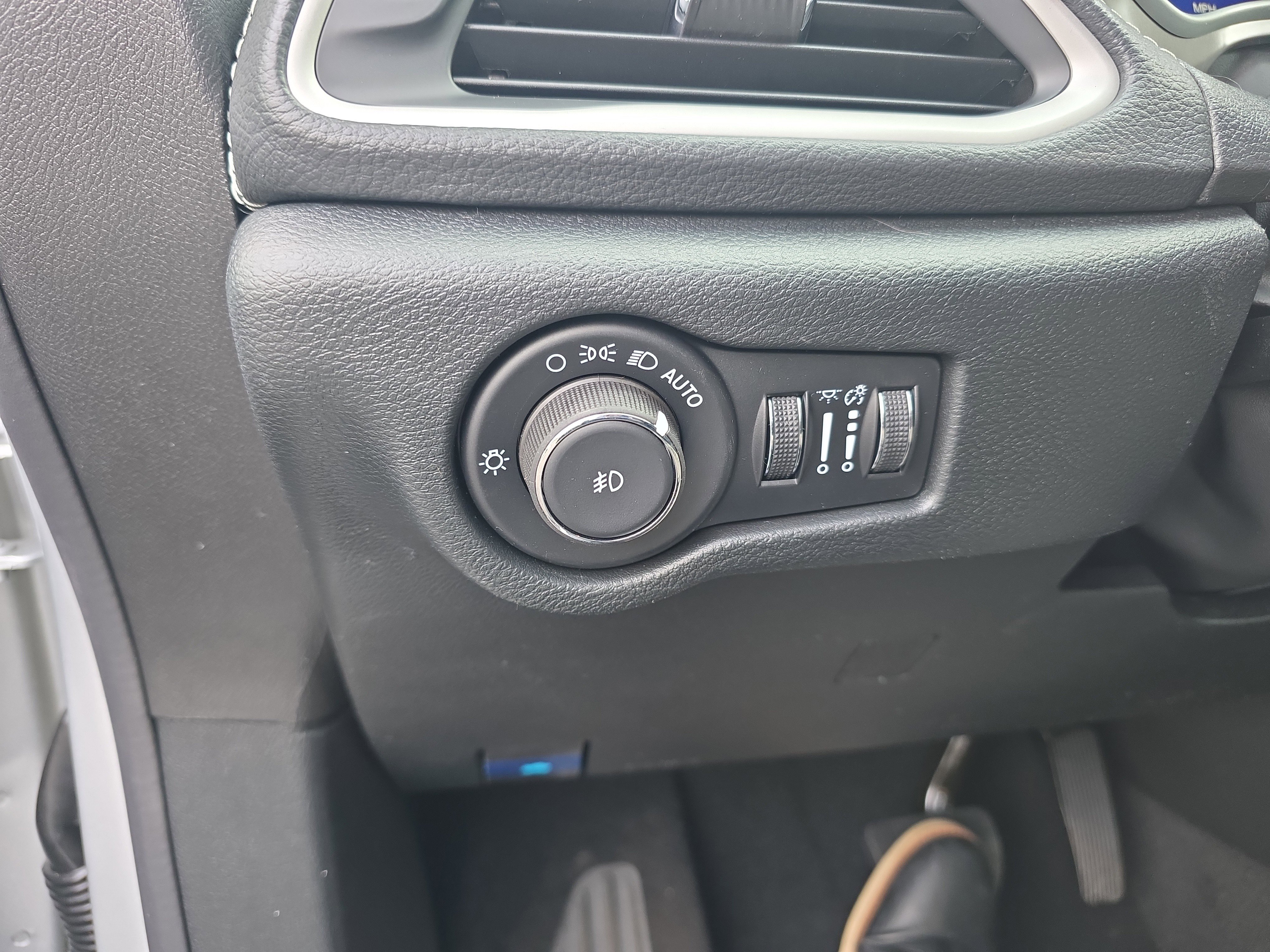 New 2026 Chrysler Pacifica Select image 13