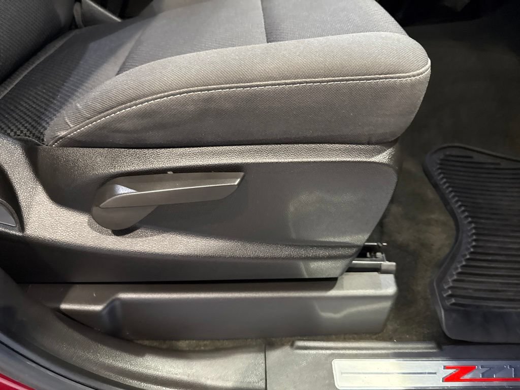 Used 2018 Chevrolet Silverado 1500 LT w/ All Star Edition AWD/4WD image 13