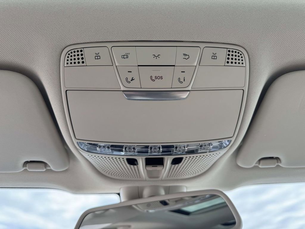 Used 2018 Mercedes-Benz GLC 300 4MATIC image 31