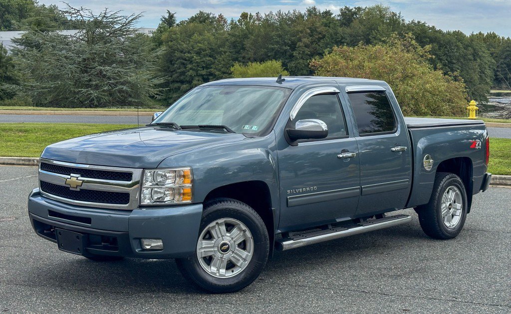 Used 2011 Chevrolet Silverado 1500 LTZ w/ LTZ Plus Package AWD/4WD image 3
