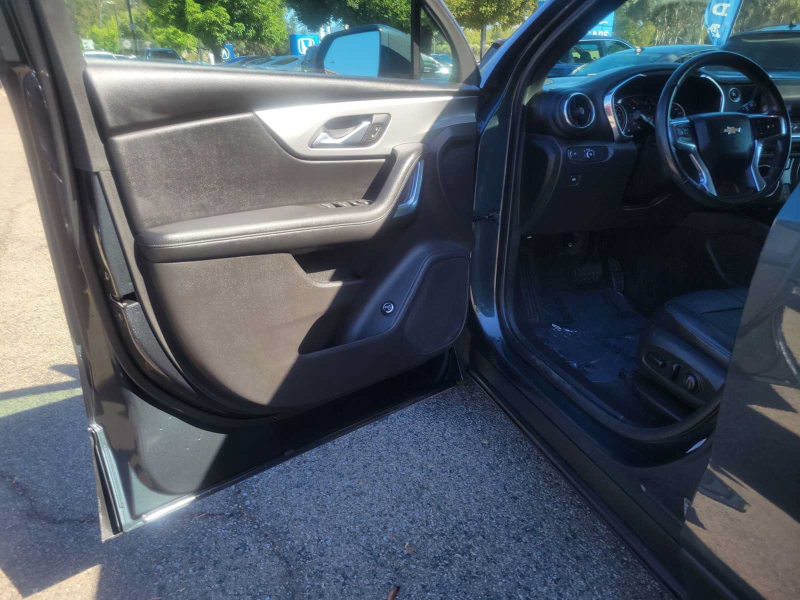 Used 2019 Chevrolet Blazer LT FWD image 19