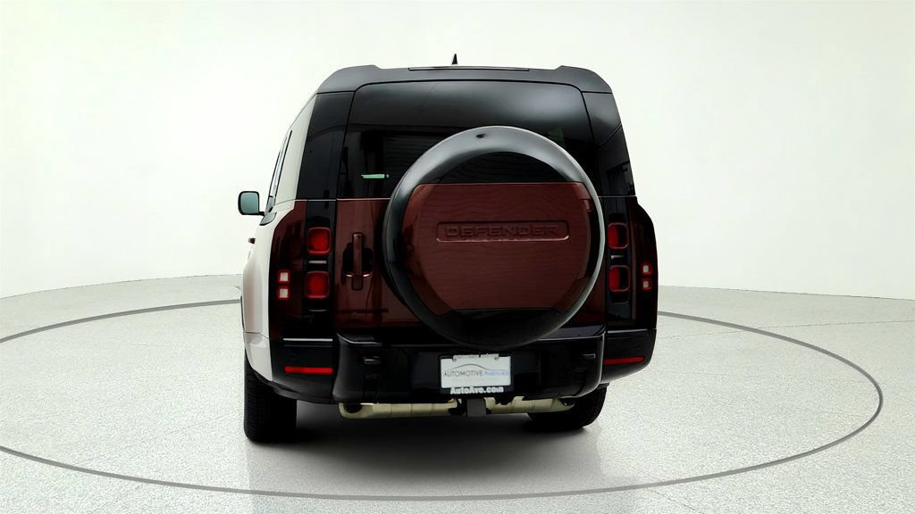 Used 2024 Land Rover Defender 130 X-Dynamic SE AWD/4WD image 6