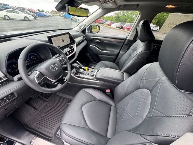 New 2026 Toyota Highlander Platinum AWD/4WD image 14