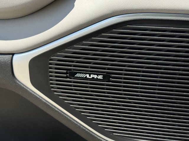Used 2022 Jeep Wagoneer Series III AWD/4WD image 27