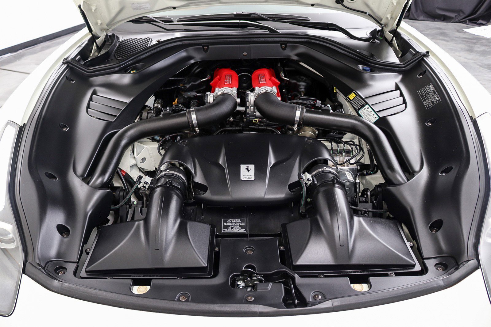 Used 2017 Ferrari California T RWD image 48