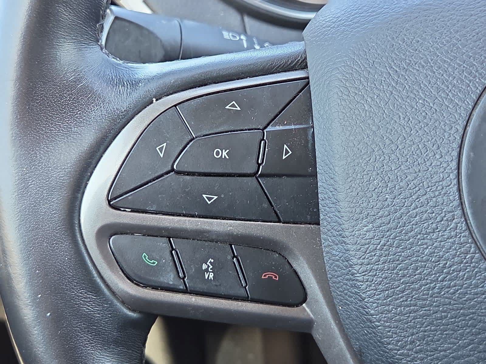 Used 2019 Jeep Cherokee Limited AWD/4WD image 23