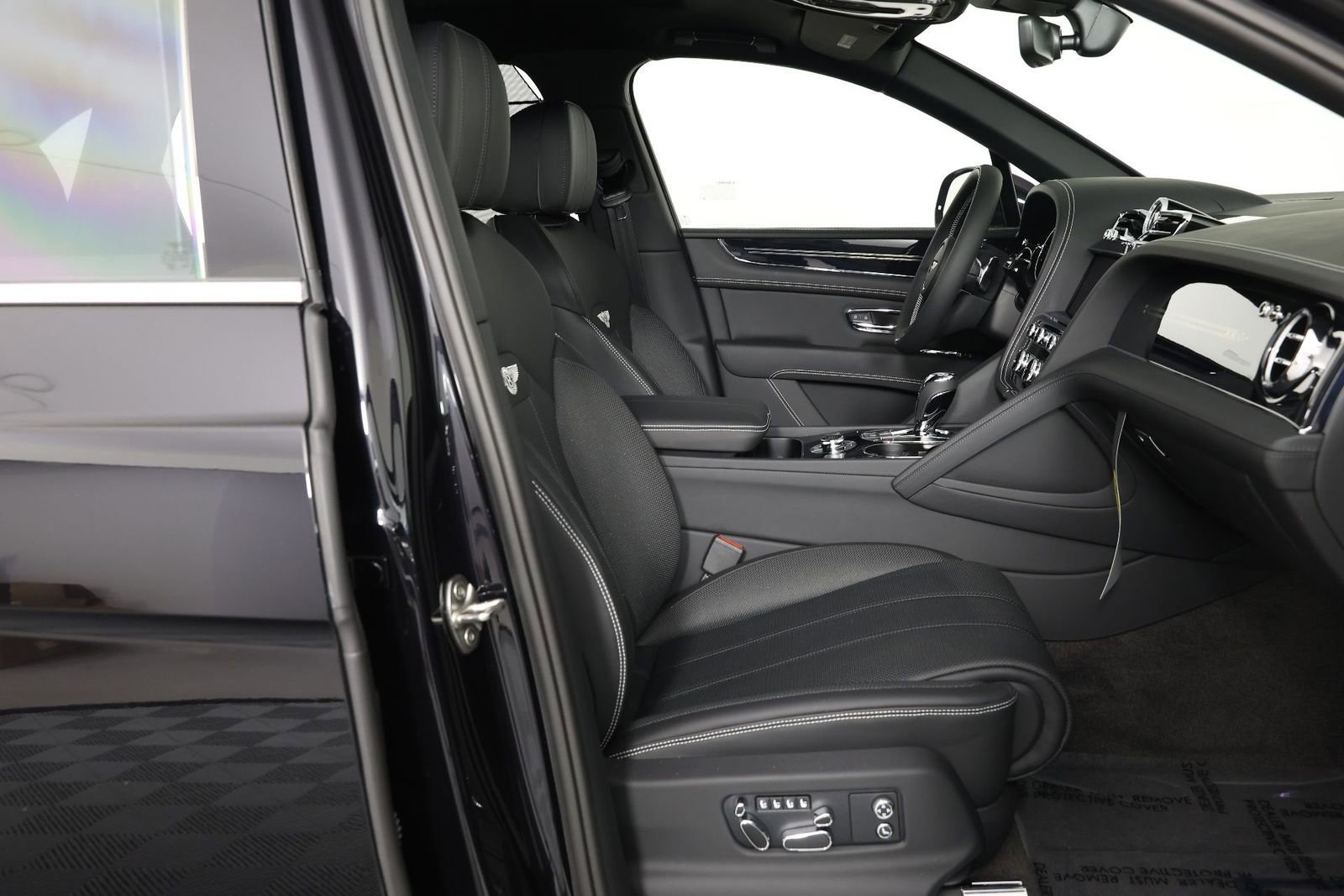 New 2025 Bentley Bentayga Extended Wheelbase AWD/4WD image 32