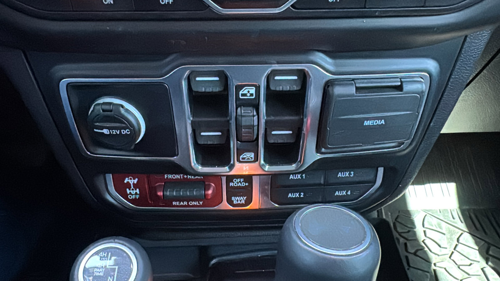 Used 2023 Jeep Wrangler Rubicon 392 w/ Trailer Tow Package image 21