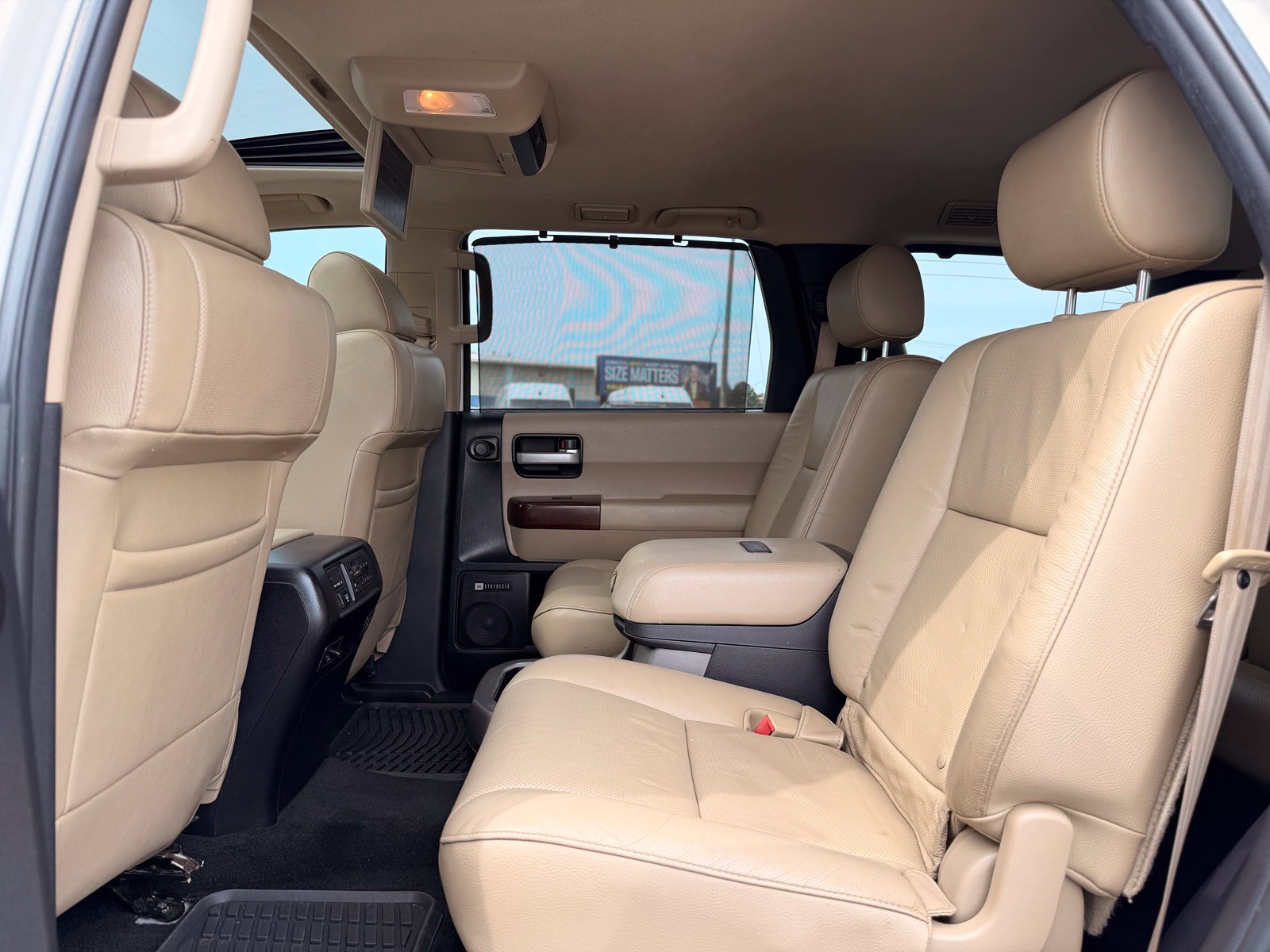 Used 2015 Toyota Sequoia Platinum RWD image 23