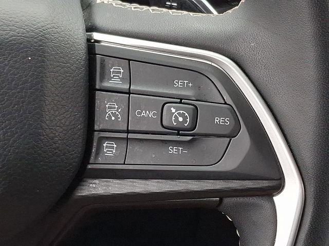 Used 2023 Jeep Grand Cherokee L Laredo AWD/4WD image 23