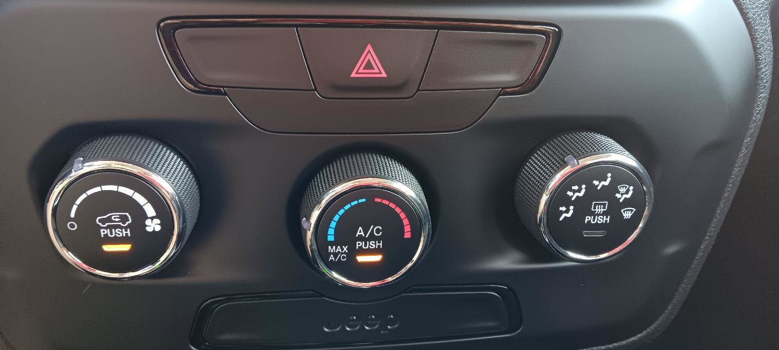 Used 2019 Jeep Renegade Sport image 17