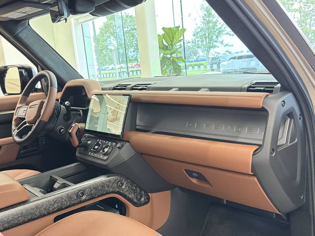 New 2026 Land Rover Defender 110 OCTA AWD/4WD image 16