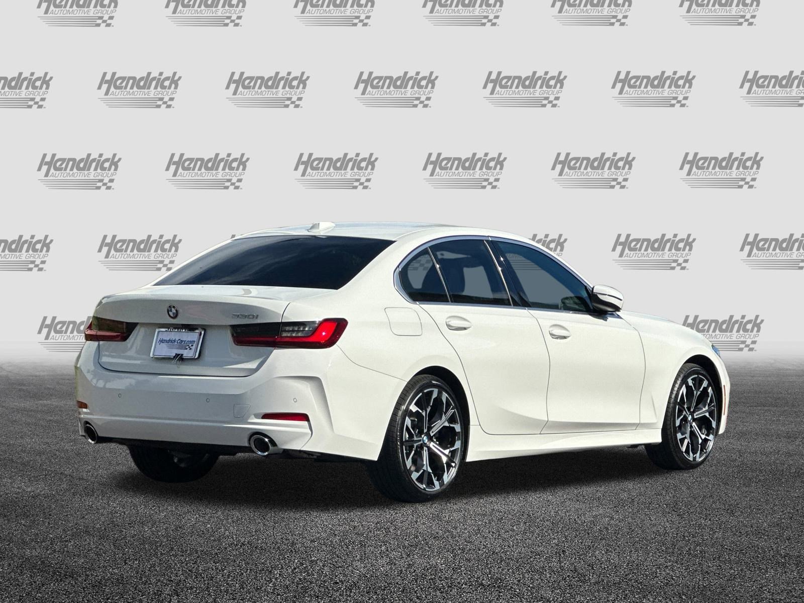 Used 2025 BMW 330i Sedan w/ Convenience Package image 5