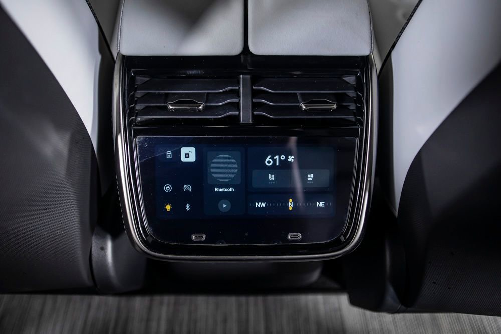 Used 2023 Rivian R1S Adventure image 29