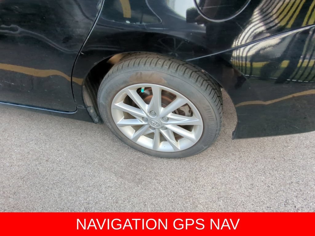 Used 2014 Toyota Prius V Five FWD image 5