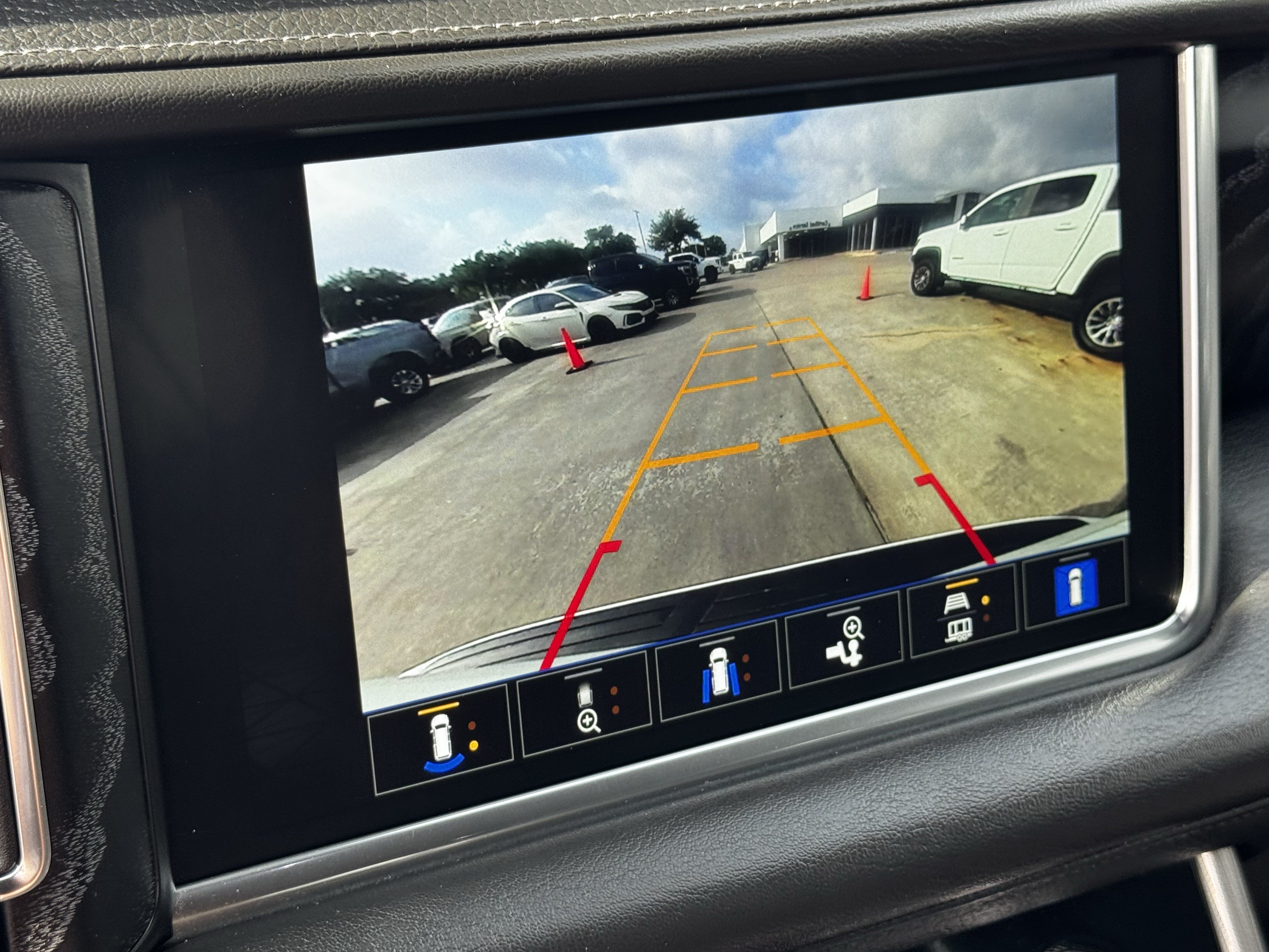 Used 2024 GMC Yukon XL Denali AWD/4WD image 19