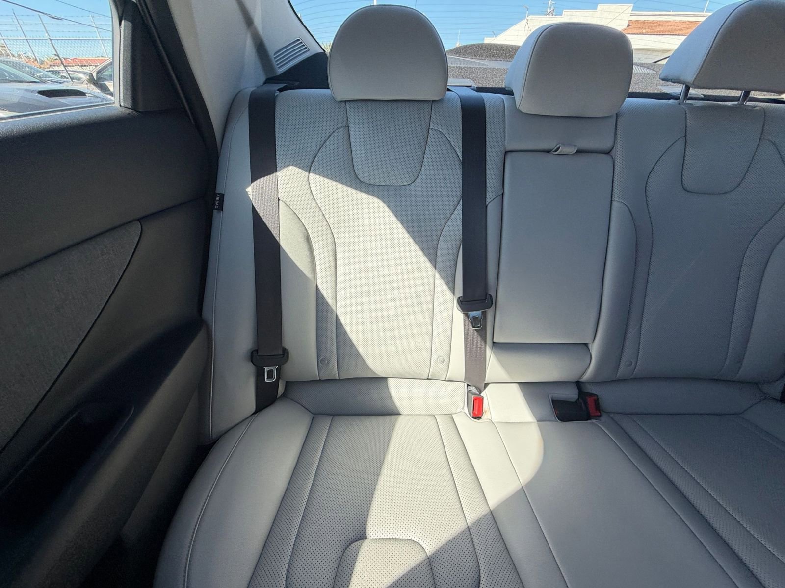 Used 2025 Hyundai Elantra Limited FWD image 41