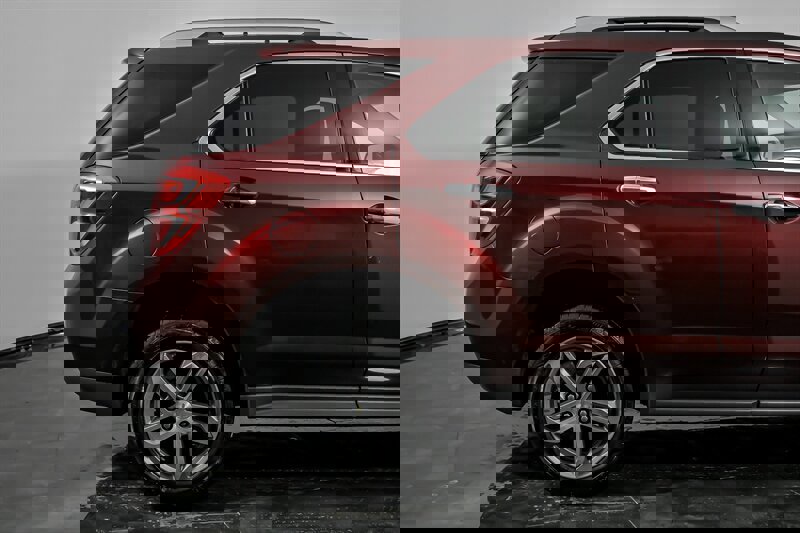 Used 2016 Chevrolet Equinox LTZ w/ Enhanced Convenience Package image 11