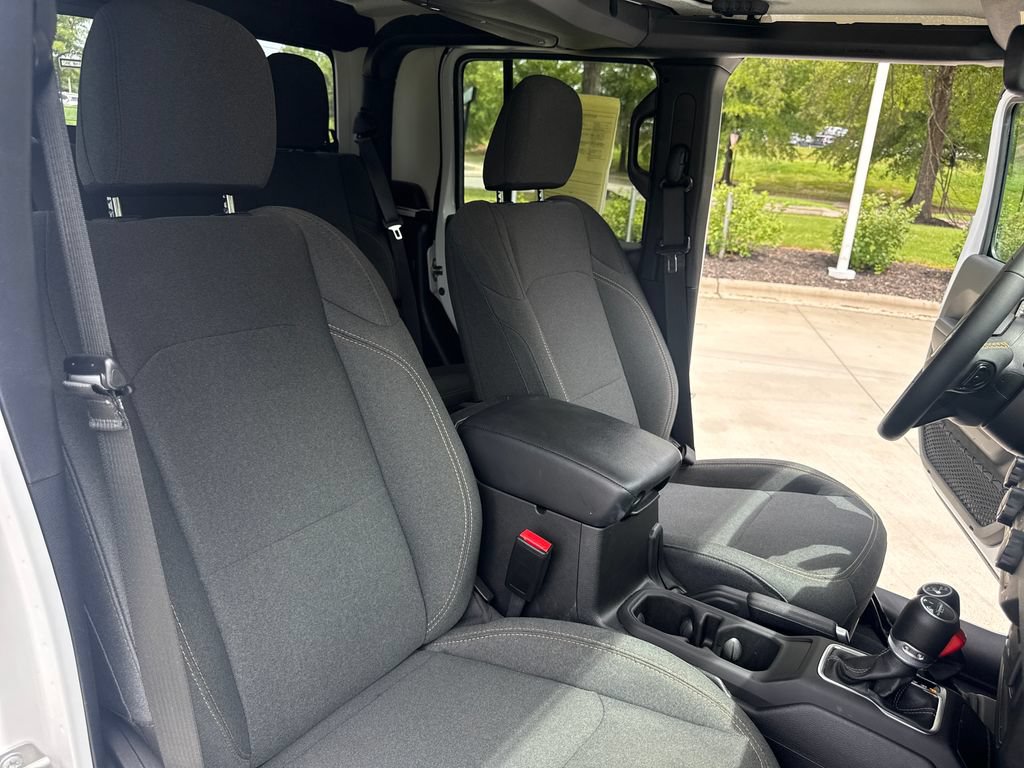 Used 2024 Jeep Gladiator Sport AWD/4WD image 35