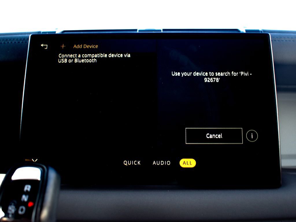 Certified 2024 Land Rover Defender 130 X-Dynamic SE image 31