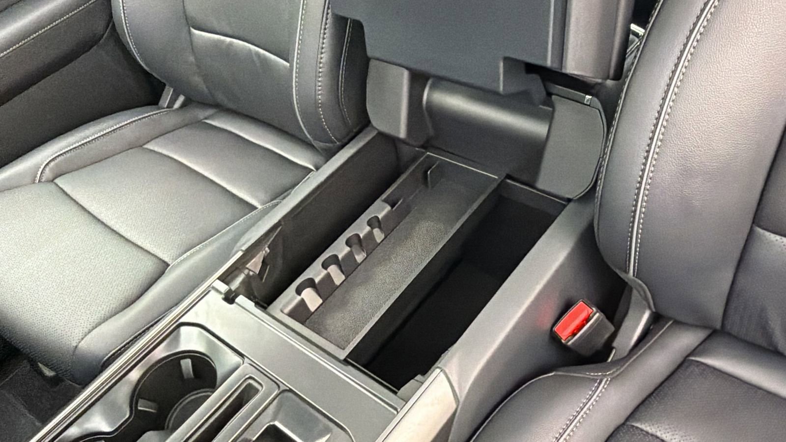 Used 2025 Ford F150 Lariat AWD/4WD image 26