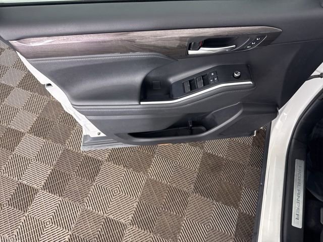 Used 2021 Toyota Highlander Limited image 25