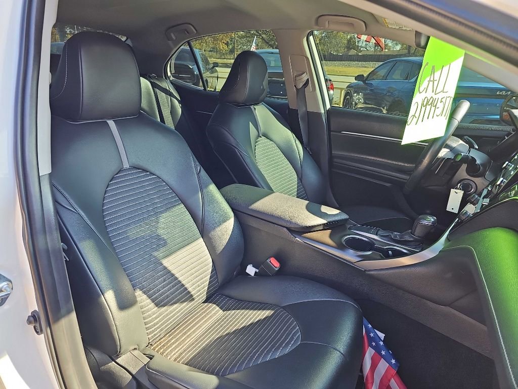 Used 2022 Toyota Camry SE image 18