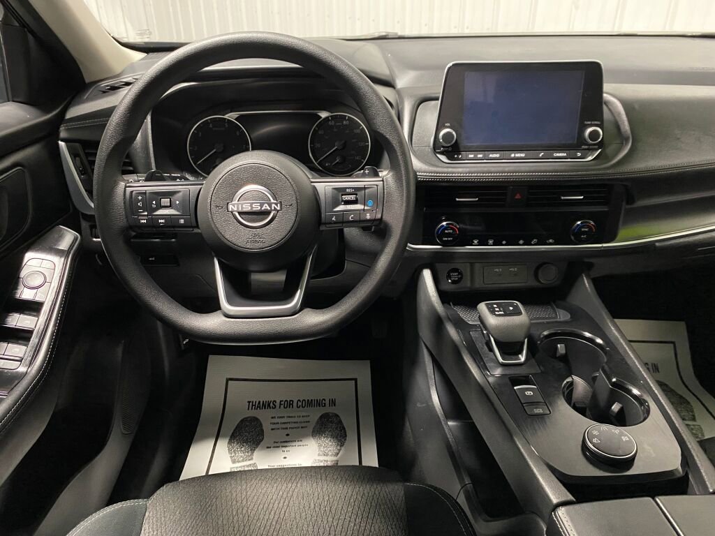 Used 2024 Nissan Rogue SV image 8