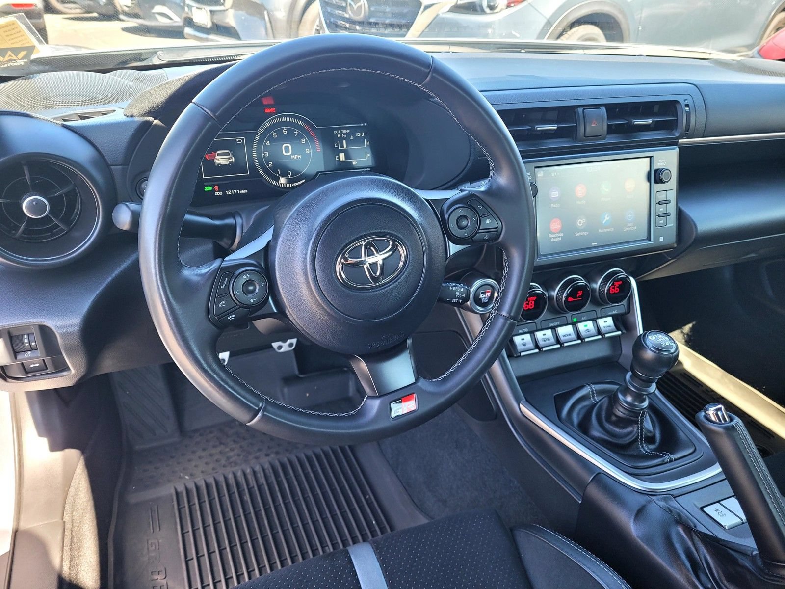 Used 2025 Toyota GR86 Premium w/ ALL Weather Mat Package (TMS) RWD image 12