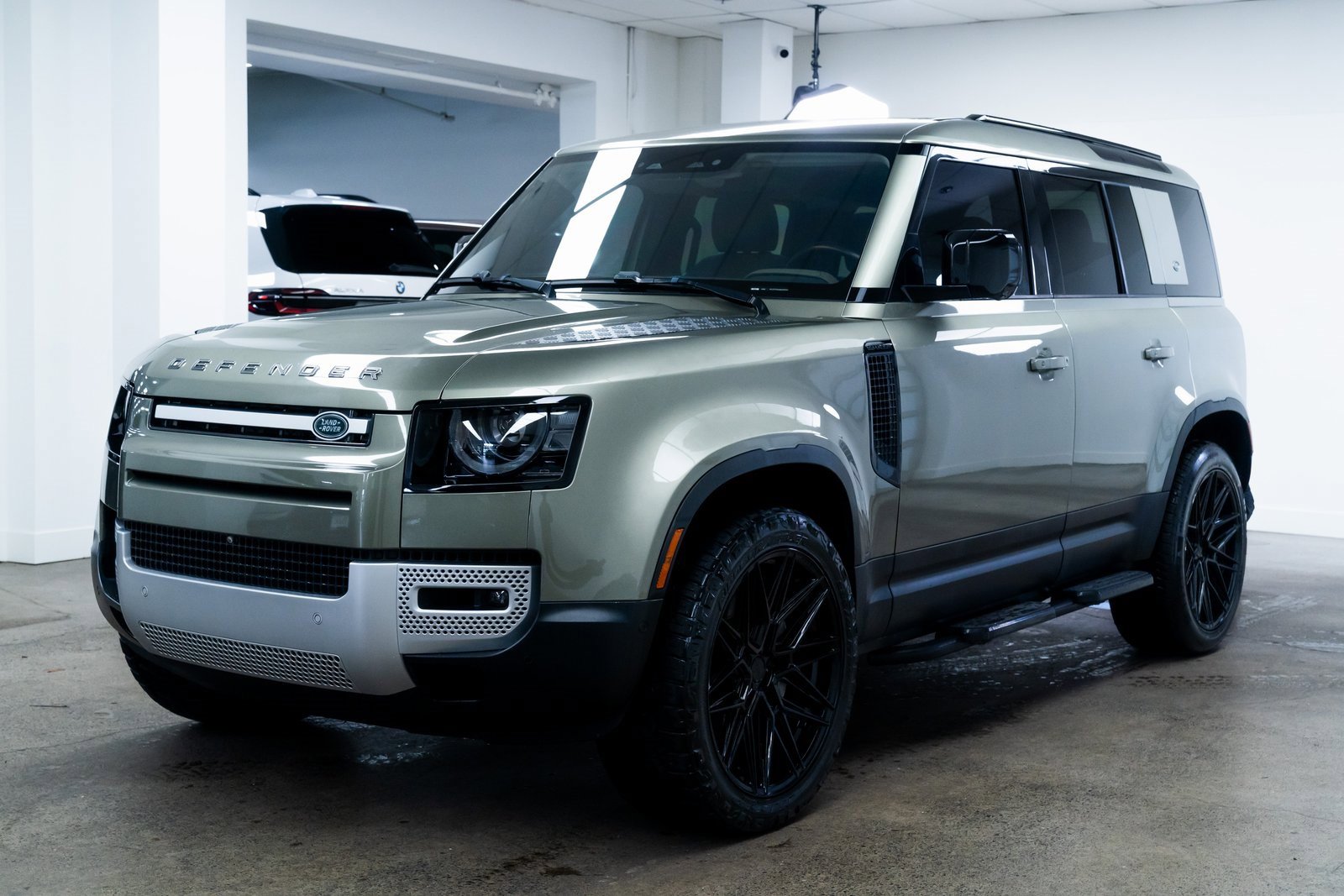 Used 2021 Land Rover Defender 110 SE image 3