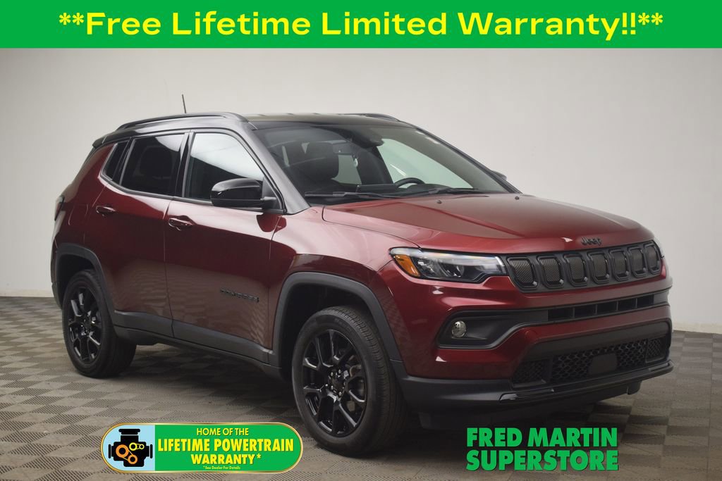 Used 2022 Jeep Compass Latitude w/ Convenience Group AWD/4WD image 1