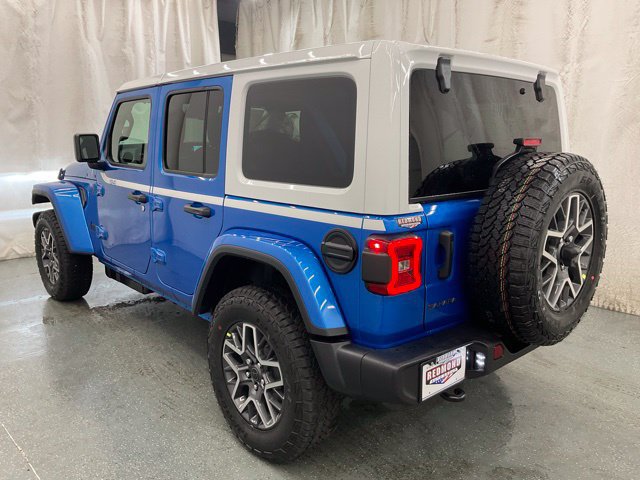New 2026 Jeep Wrangler Unlimited Sahara w/ Whitecap Package AWD/4WD image 5
