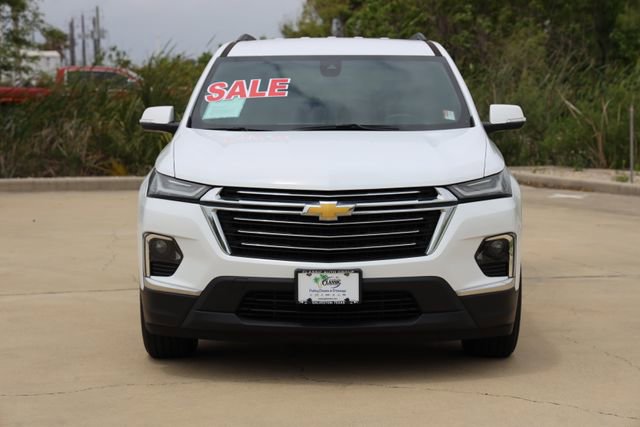 Used 2023 Chevrolet Traverse LT FWD image 2