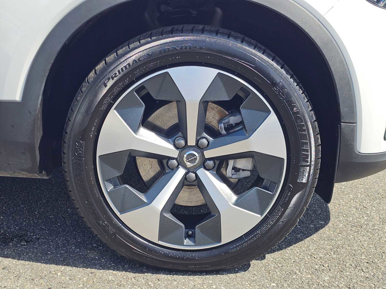 Used 2025 Volvo XC40 B5 Core w/ Protection Package Premier AWD/4WD image 9