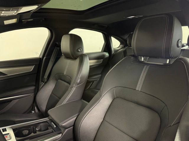 New 2024 Jaguar XF R-Dynamic SE AWD/4WD image 6
