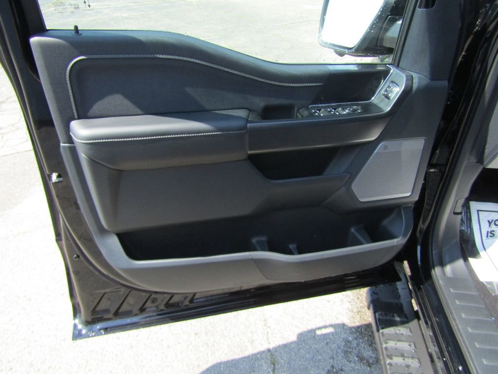 New 2025 Ford F150 Lariat w/ Equipment Group 501A Mid image 19