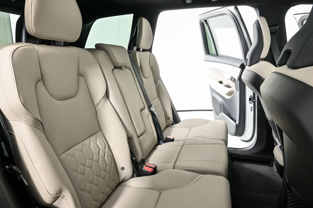 New 2026 Volvo XC90 B6 Plus w/ Protection Package Premier AWD/4WD image 23