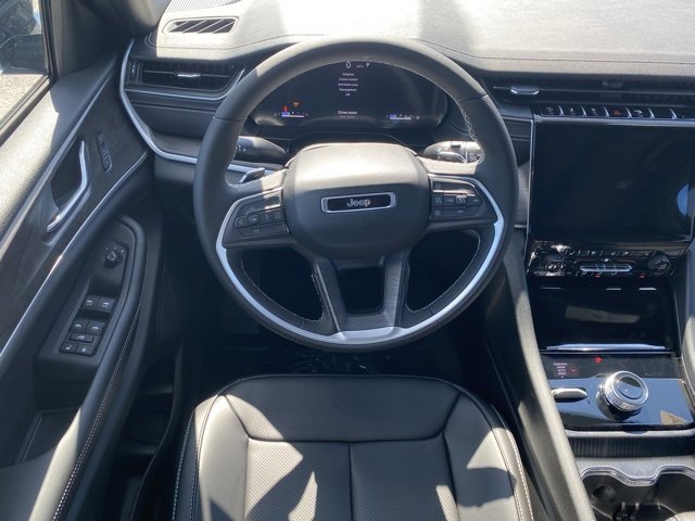 New 2025 Jeep Grand Cherokee L Limited w/ Luxury Tech Group II image 35