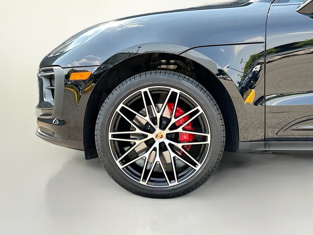 Certified 2025 Porsche Macan S AWD/4WD image 33