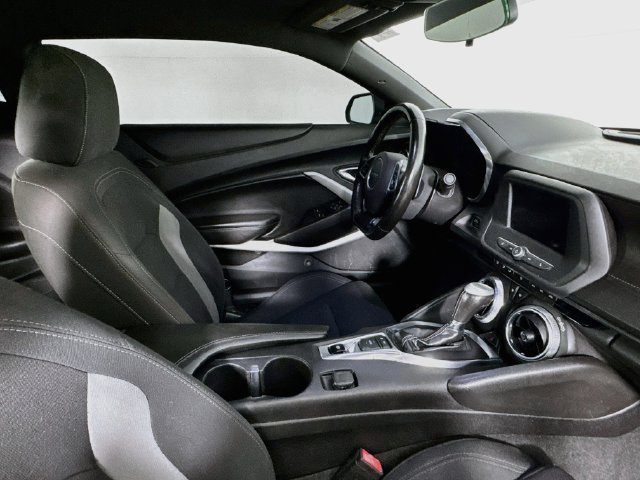 Used 2020 Chevrolet Camaro LT RWD image 22