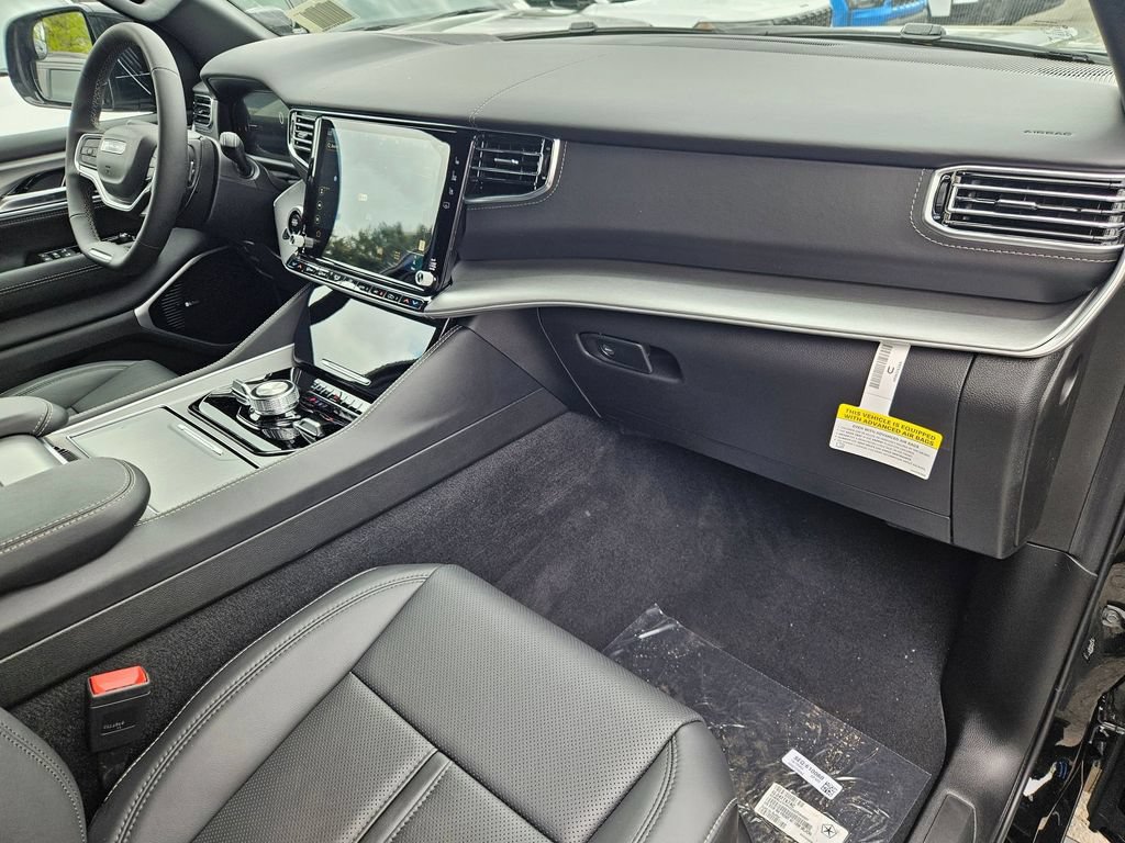 New 2026 Jeep Grand Wagoneer L Limited AWD/4WD image 18